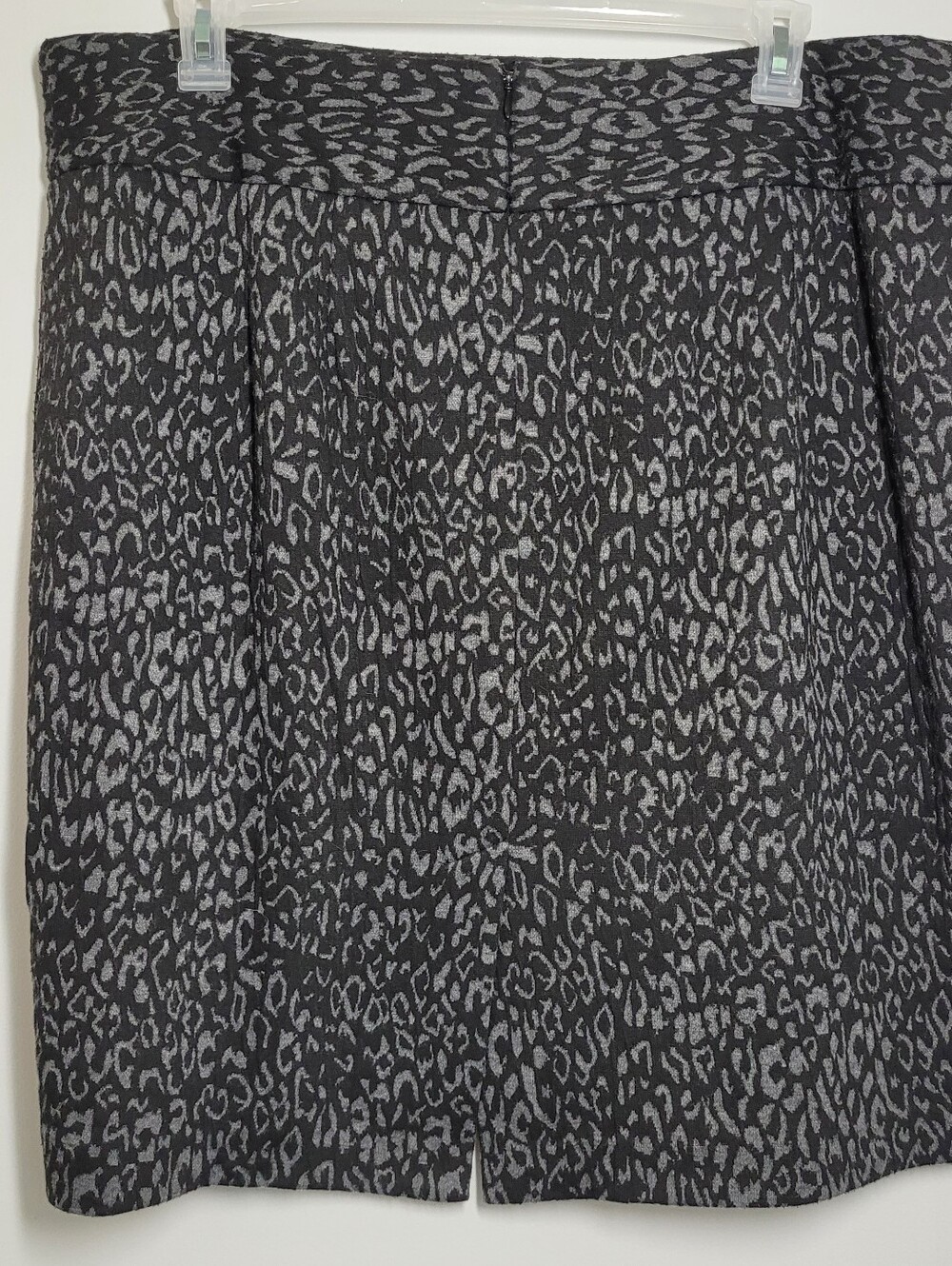 Lane Bryant Gray And Black Animal Print Women's Skirt Size 18 Great Used Cond.